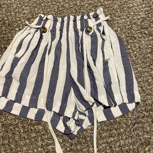 american eagle flowy shorts
